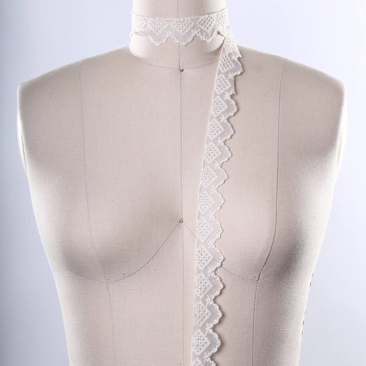 2 Yards Narrow Ivory Polyester Lace Trim With Scalloped Edges 1 Inch Wide